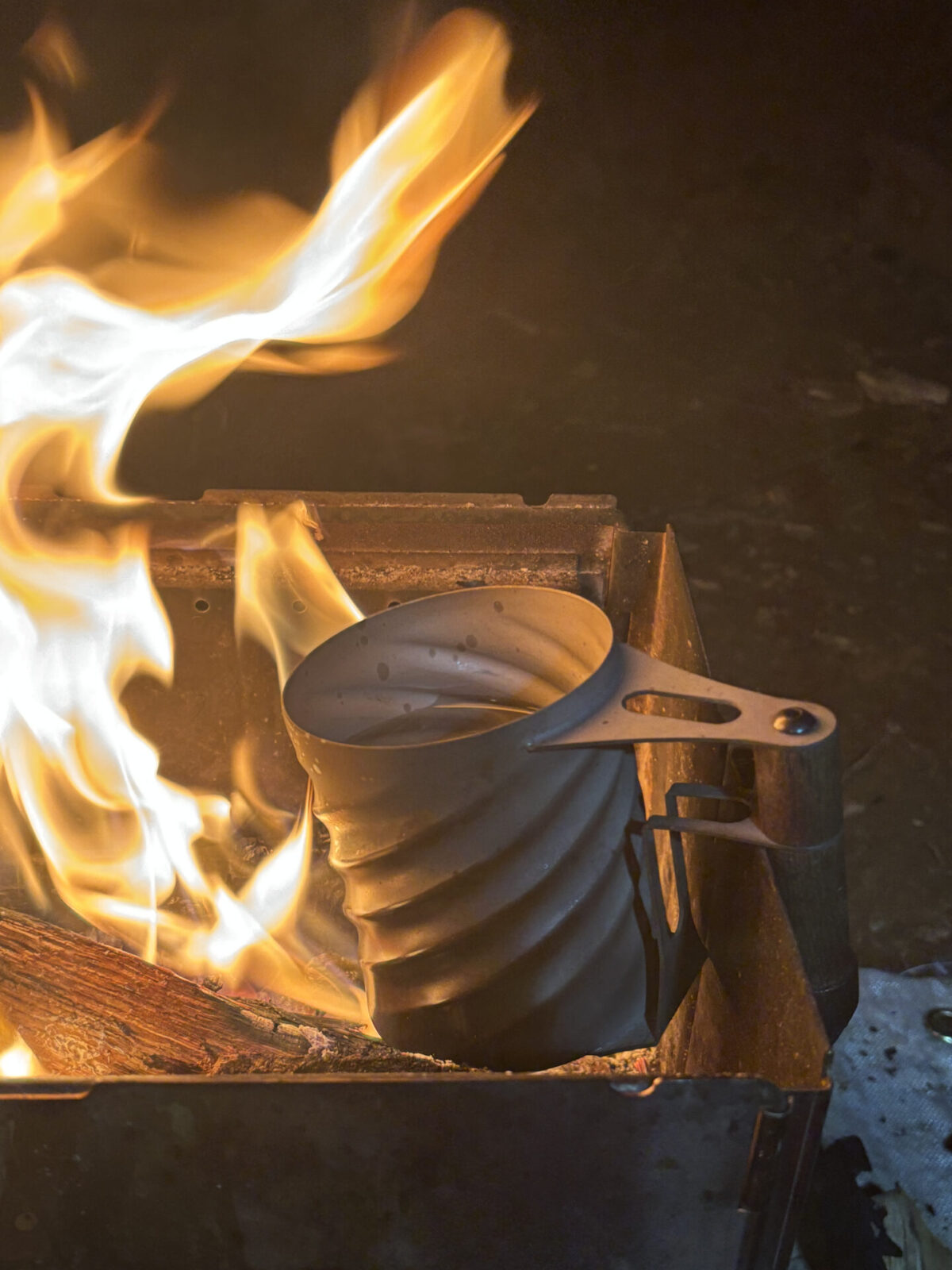 スクリューカップ